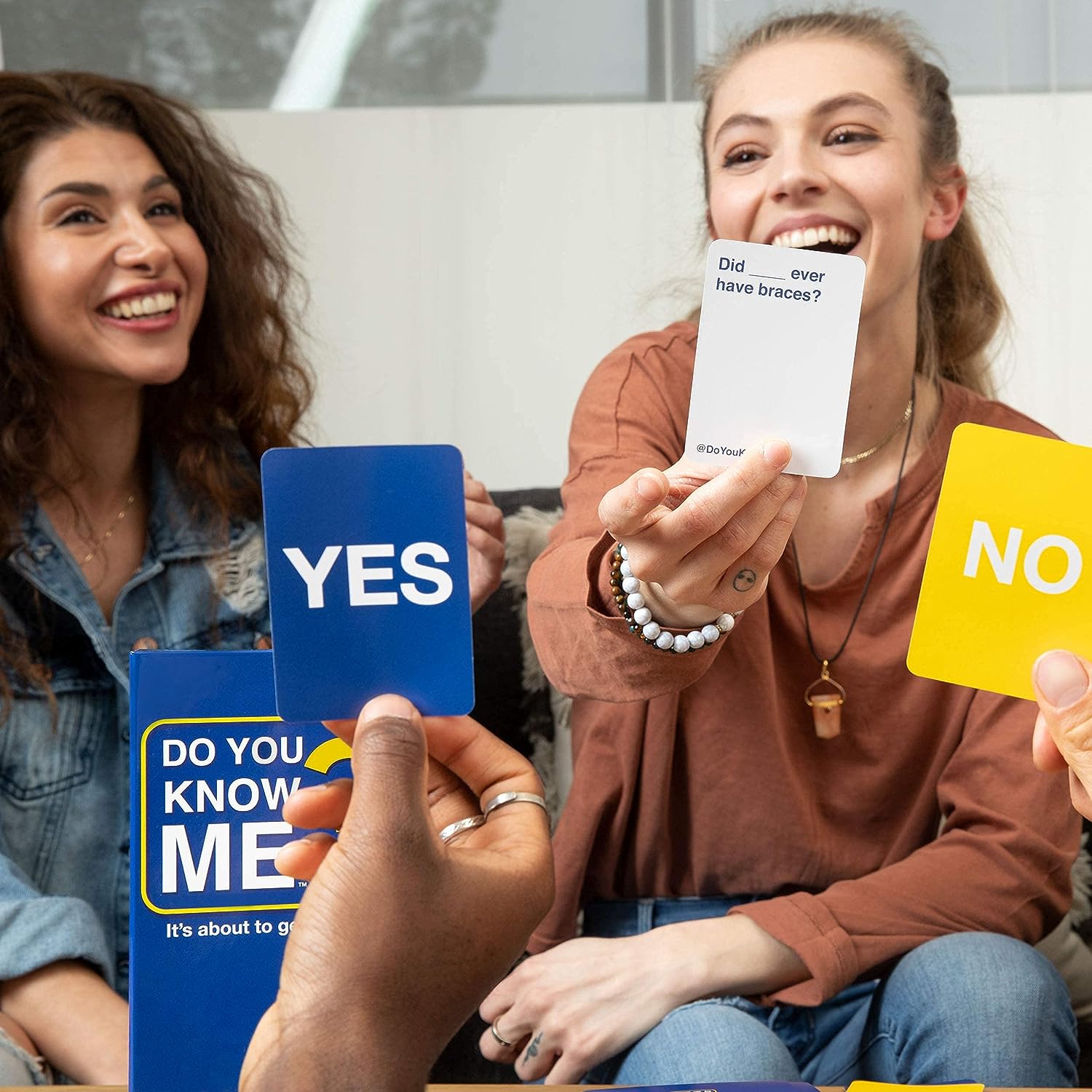WHAT DO YOU MEME? Do You Know Me? - The Party Game That Puts You and Your Friends in The Hot Seat WHAT DO YOU MEME? Do You Know Me? - The Party Game That Puts You and Your Friends in The Hot Seat